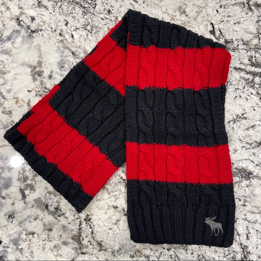 Abercrombie & Fitch cable knit sweater scarf